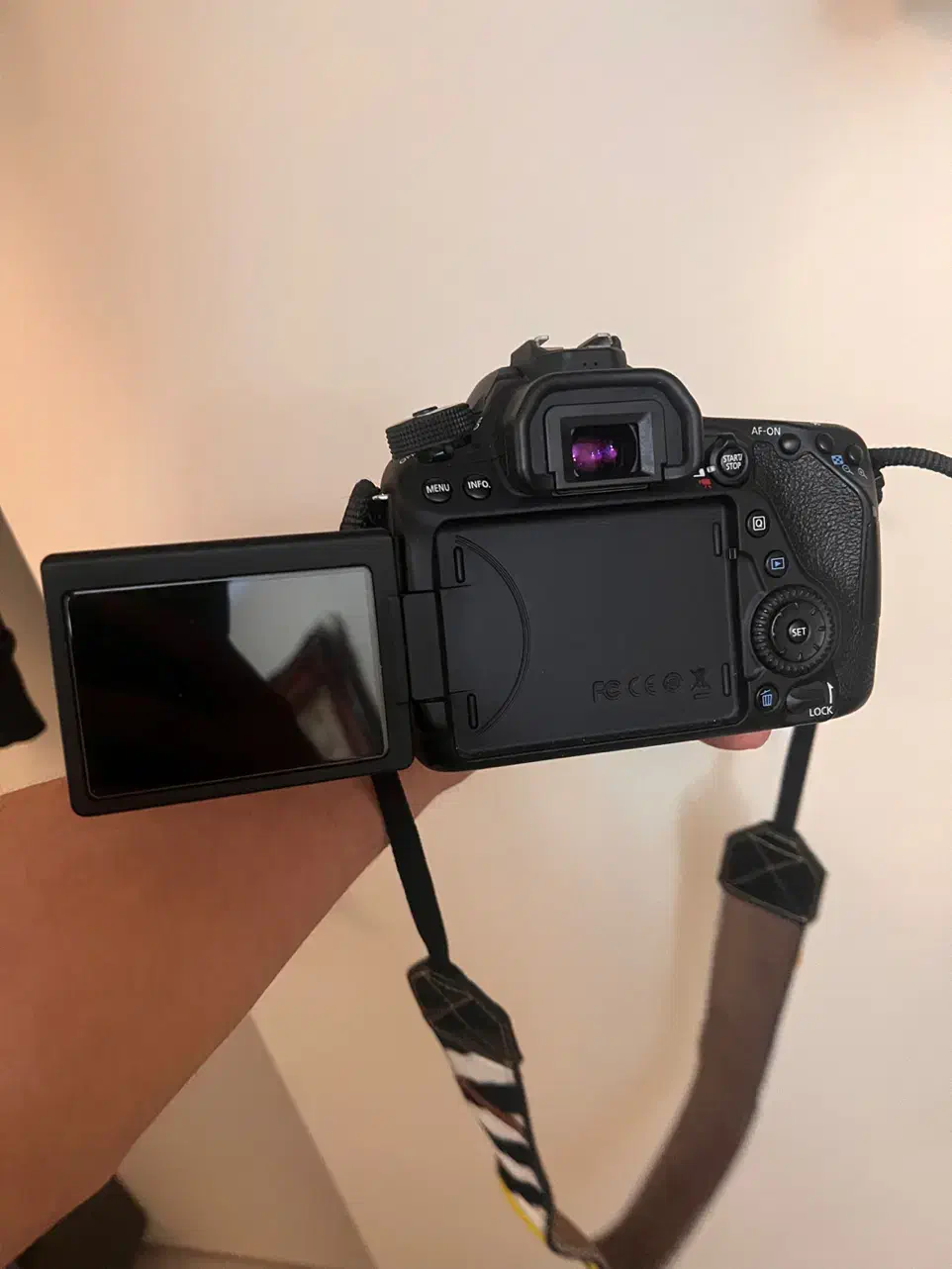 دوربین عکاسی 80d|دوربین عکاسی و فیلم‌برداری|تهران, نارمک|دیوار