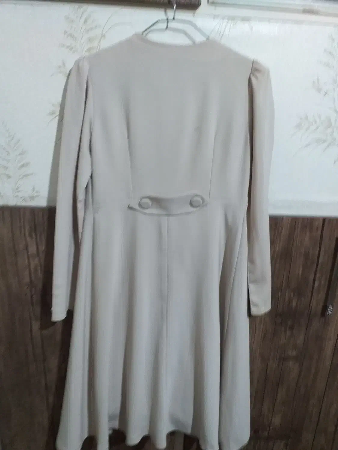 لباس مجلسی|لباس|رباطکریم, رباطکریم|دیوار