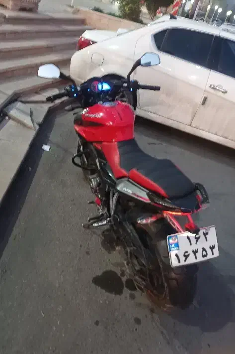 ان اس ns 200|موتورسیکلت|تهران, شهرک ولیعصر جنوبی|دیوار
