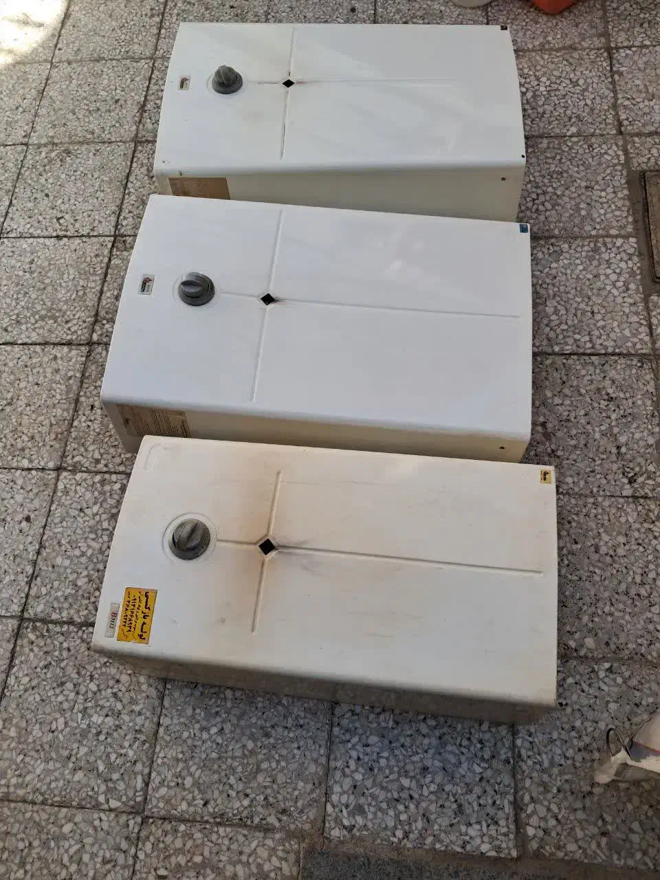 فروش و خریدار آبگرمکن و پکیج و رادیاتور آلمینیومی|آبگرمکن، پکیج، شوفاژ|اصفهان, لاله|دیوار