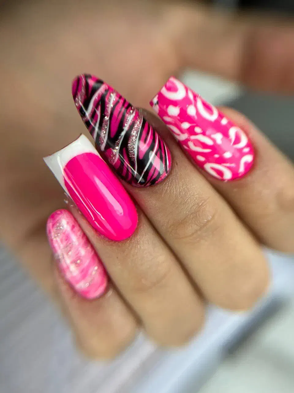 کاشت ناخن|خدمات آرایشگری و زیبایی|ساوه, |دیوار