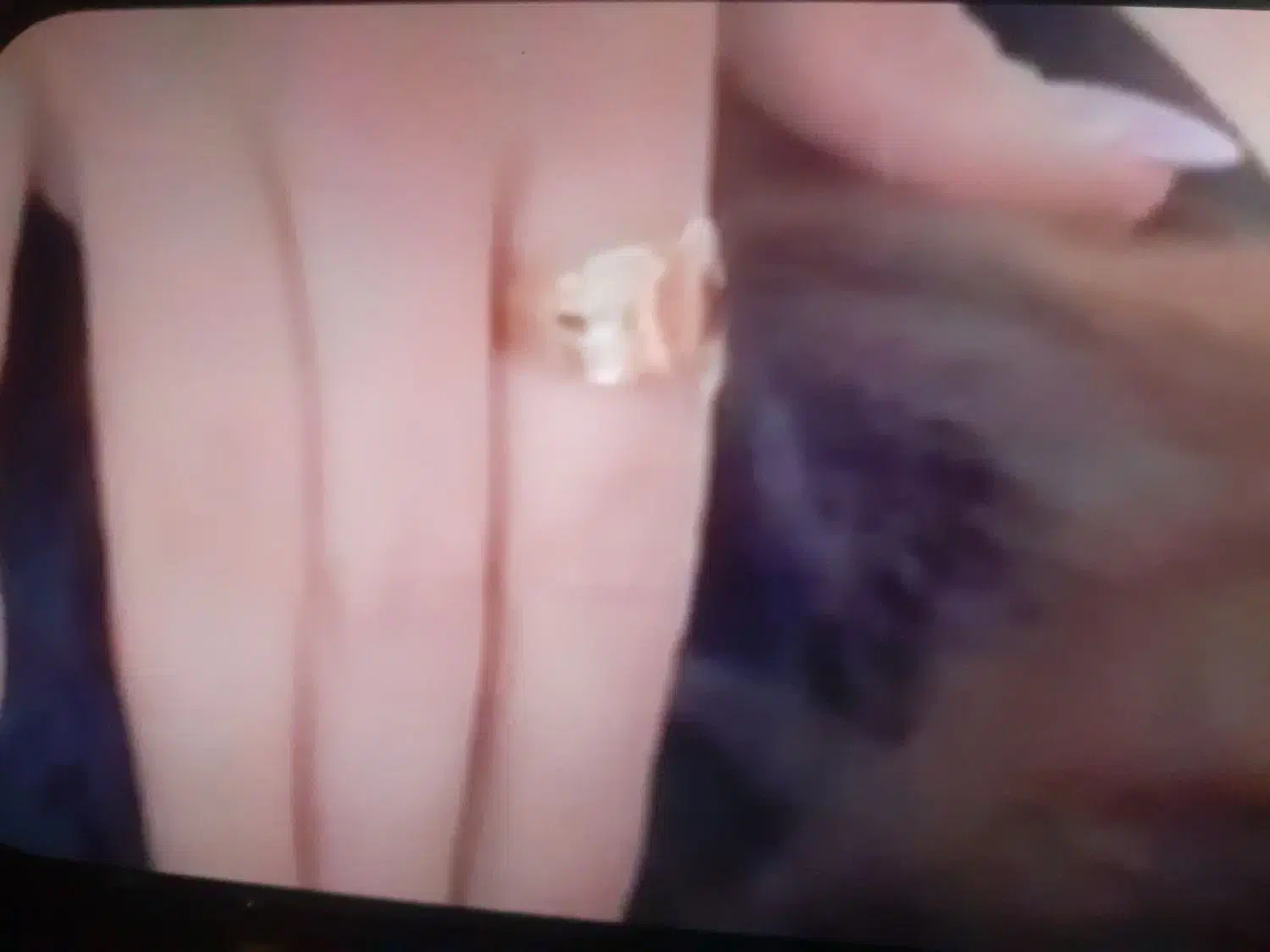 یک عدد انگشتر|اشیا|جهرم, |دیوار