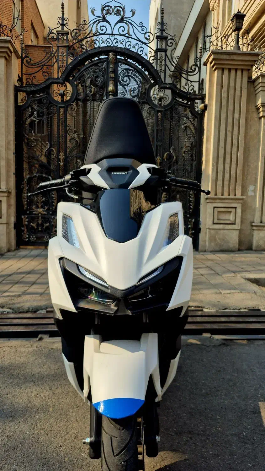 واریو۱۶۰|موتورسیکلت|تهران, دهم فروردین|دیوار