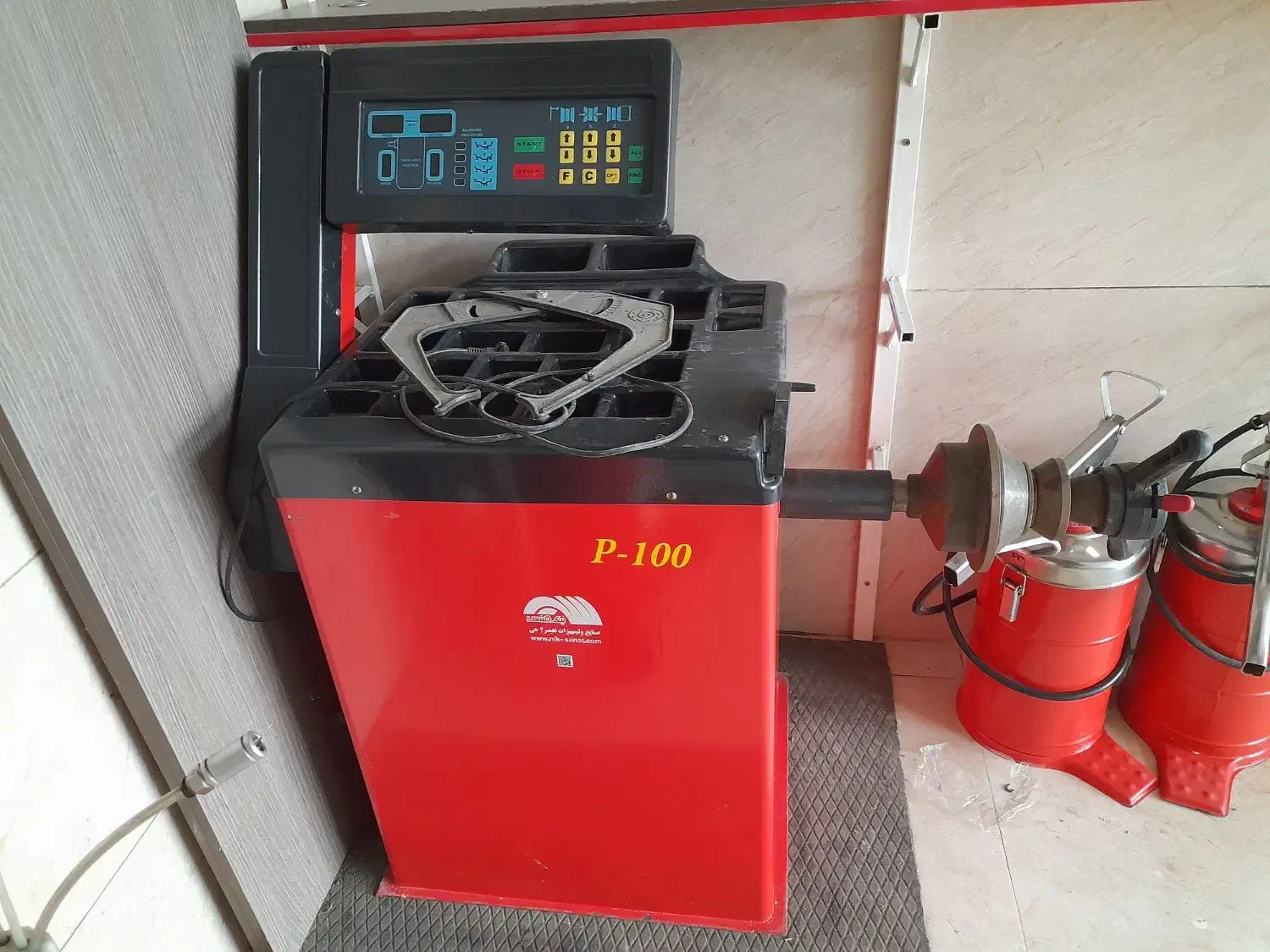 فروش لوازم تعویض روغن وپنچر گیری|ماشینآلات صنعتی|سیاهکل, |دیوار