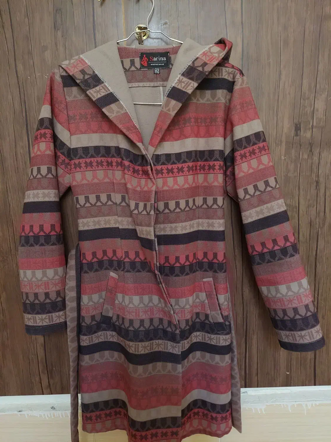 مانتو گرم کلاه دار|لباس|گلپایگان, |دیوار