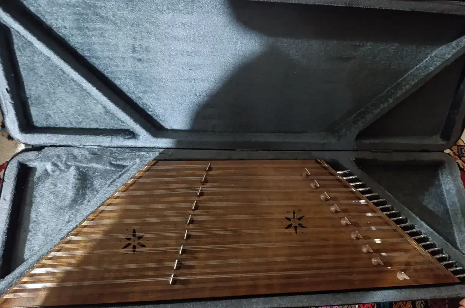 سنتور|سازهای سنتی|دهدشت, |دیوار