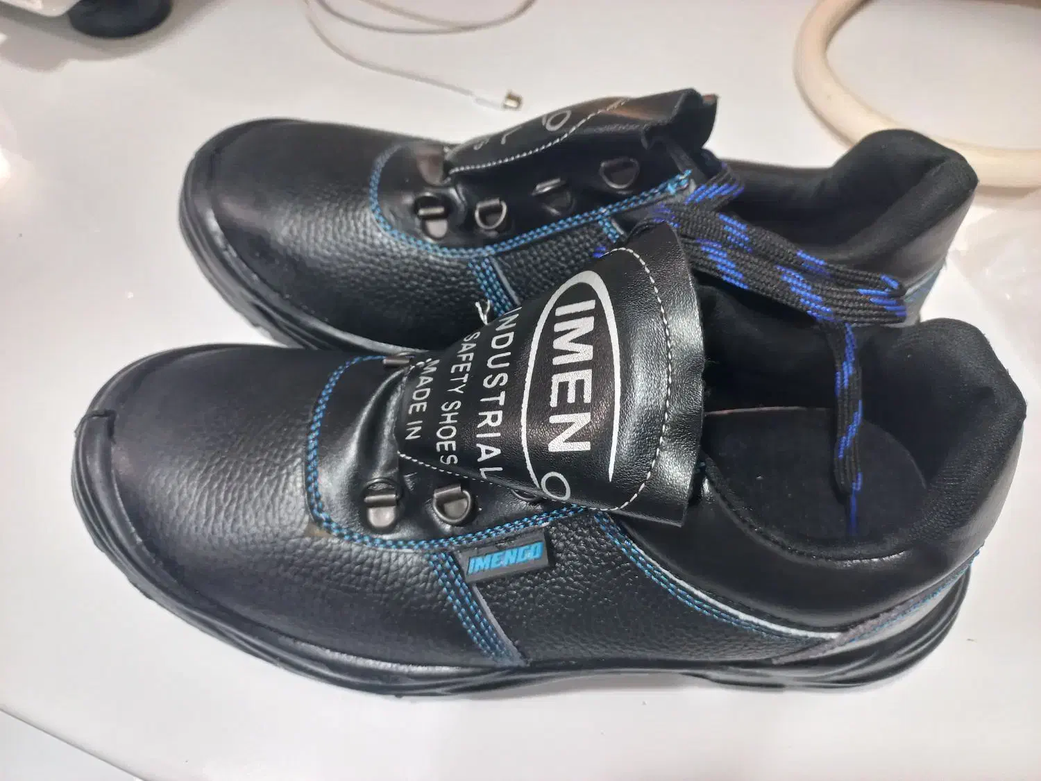 کفش ایمنی|کیف، کفش، کمربند|مسجد سلیمان, |دیوار