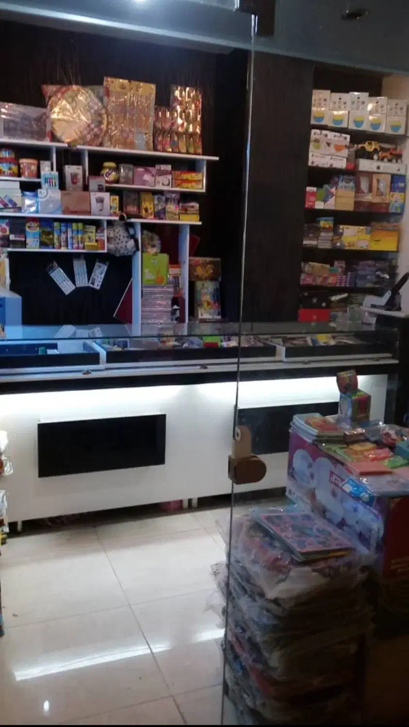 مغازه ی اجاره ای|اجارهٔ مغازه و غرفه|قم, ارم|دیوار