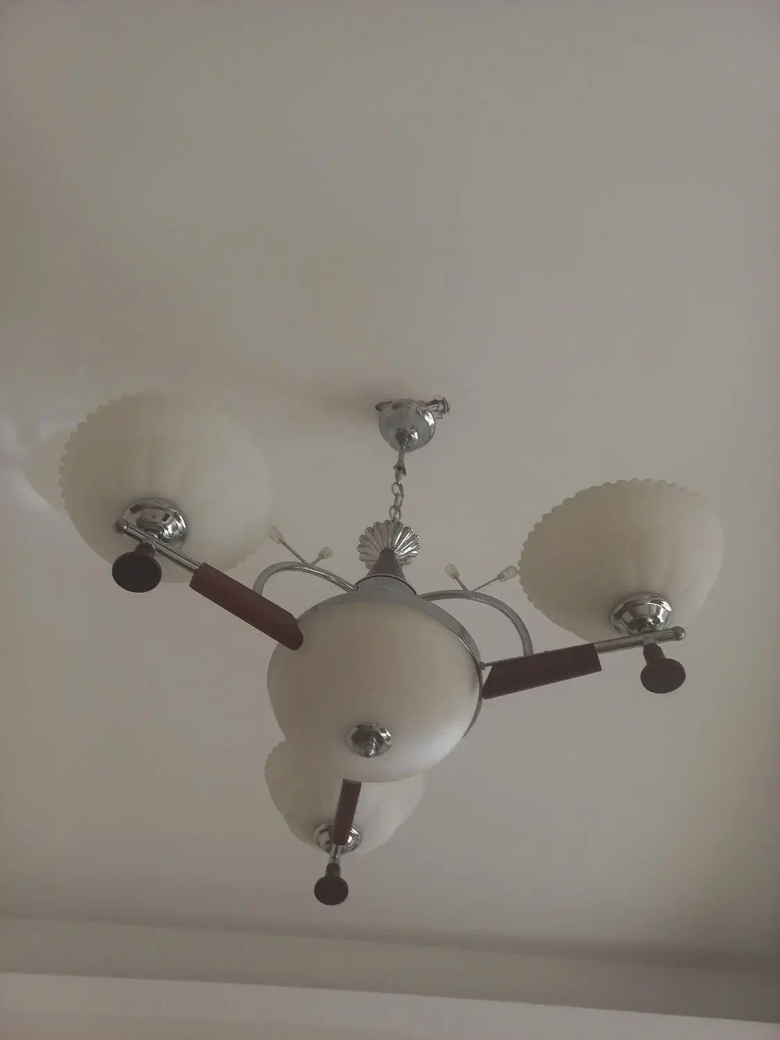 لوستر سه شاخه|لوستر و چراغ آویز|فردیس, منظریه|دیوار