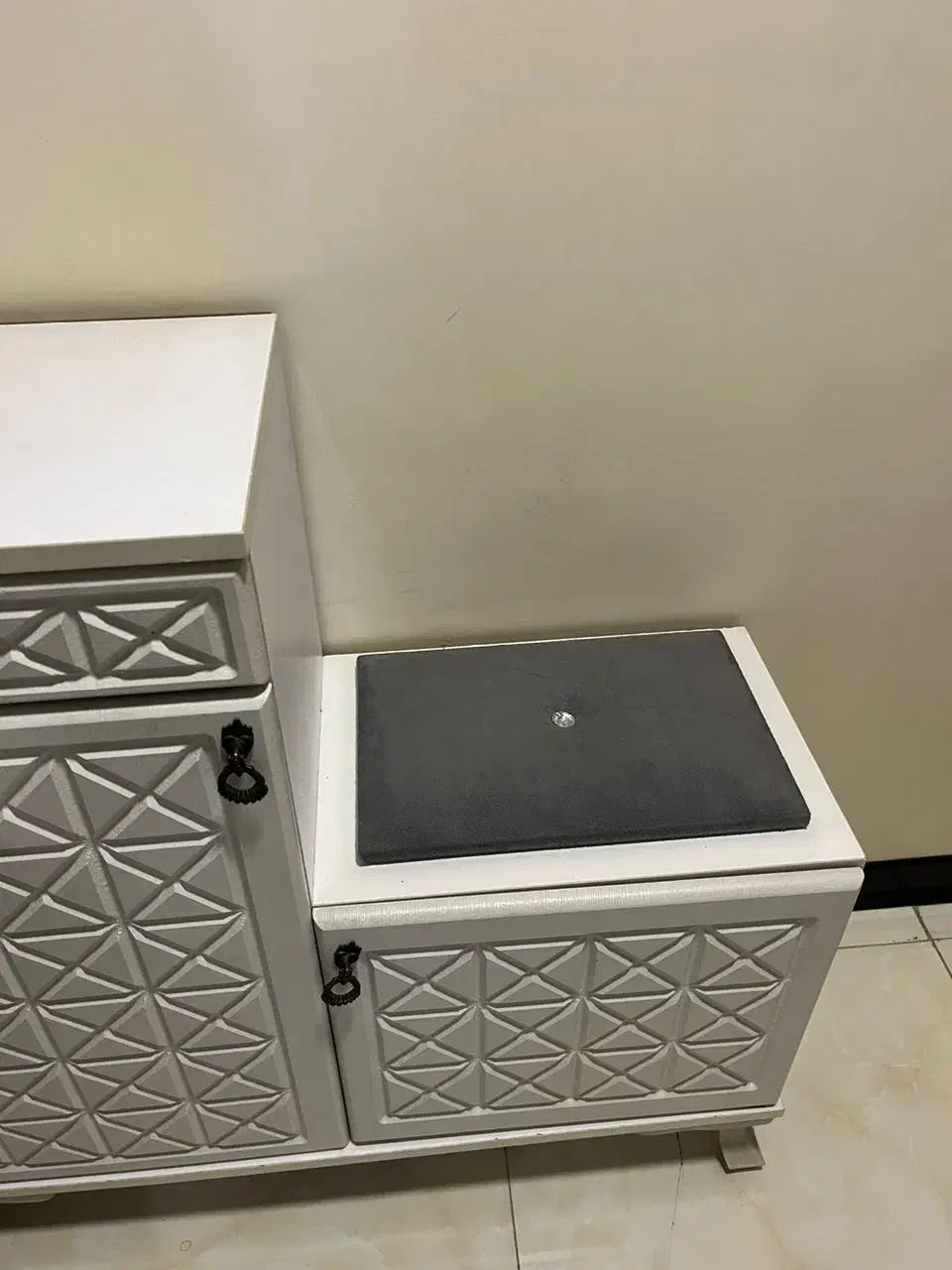 جا کفشی|جاکفشی، کمد، دراور|قدس, شهر‌قدس|دیوار