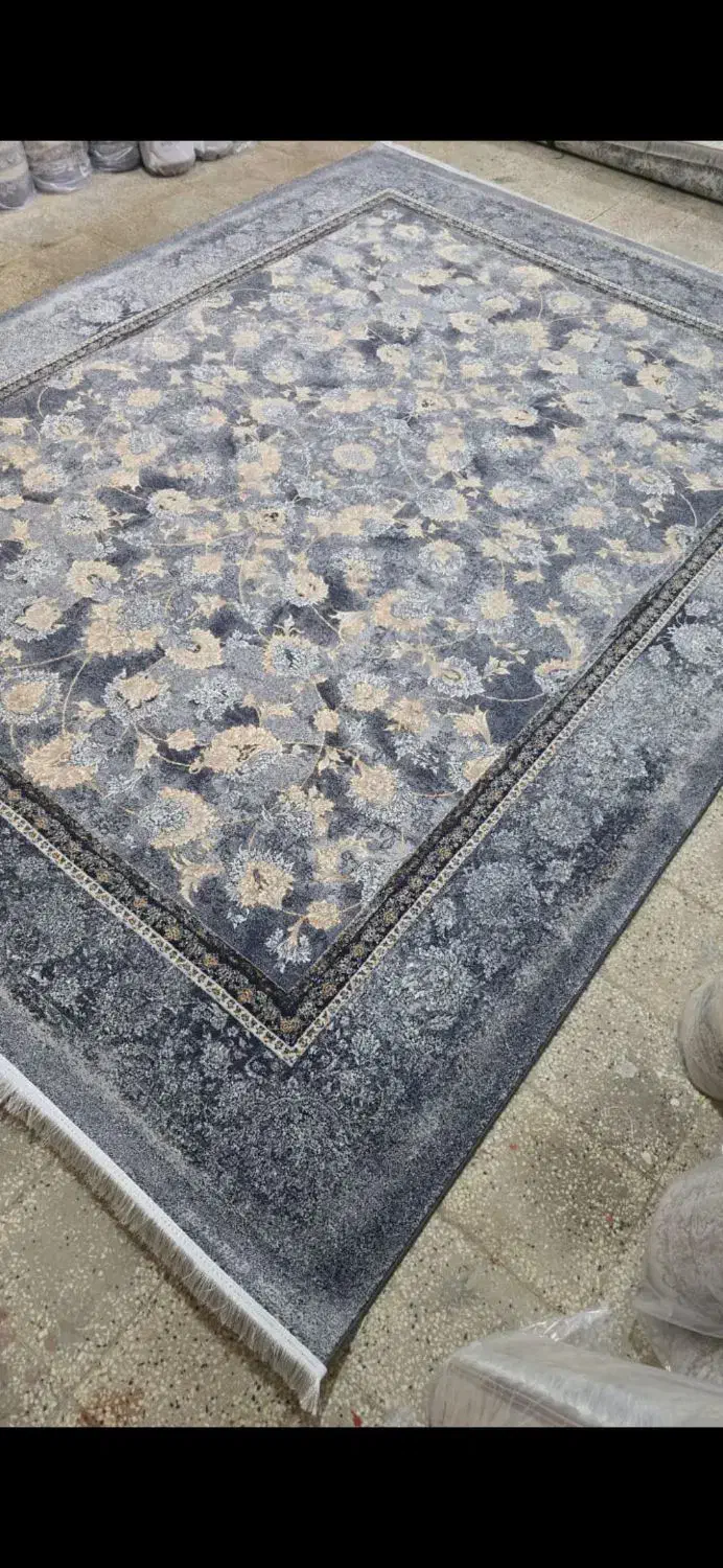 طرح‌های متنوع و چشم نواز|فرش|یزد, |دیوار