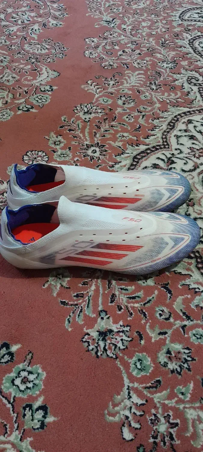 football|کیف، کفش، کمربند|شاهینشهر, شهرک گلدیس|دیوار