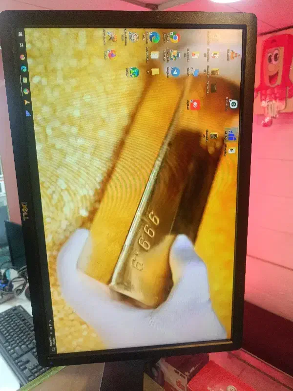 مانیتور 22 اینچ دل DELL و 19|قطعات و لوازم جانبی رایانه|شیراز, راهنمایی|دیوار