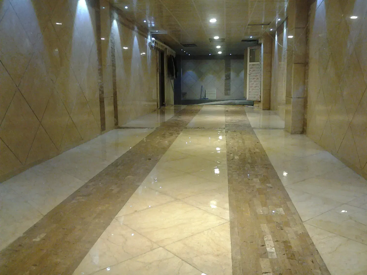 وکیلی غربی پلاک2شریعتی ، سند تجاری|فروش دفتر کار، اتاق اداری، مطب|اهواز, ۳۰ متری|دیوار