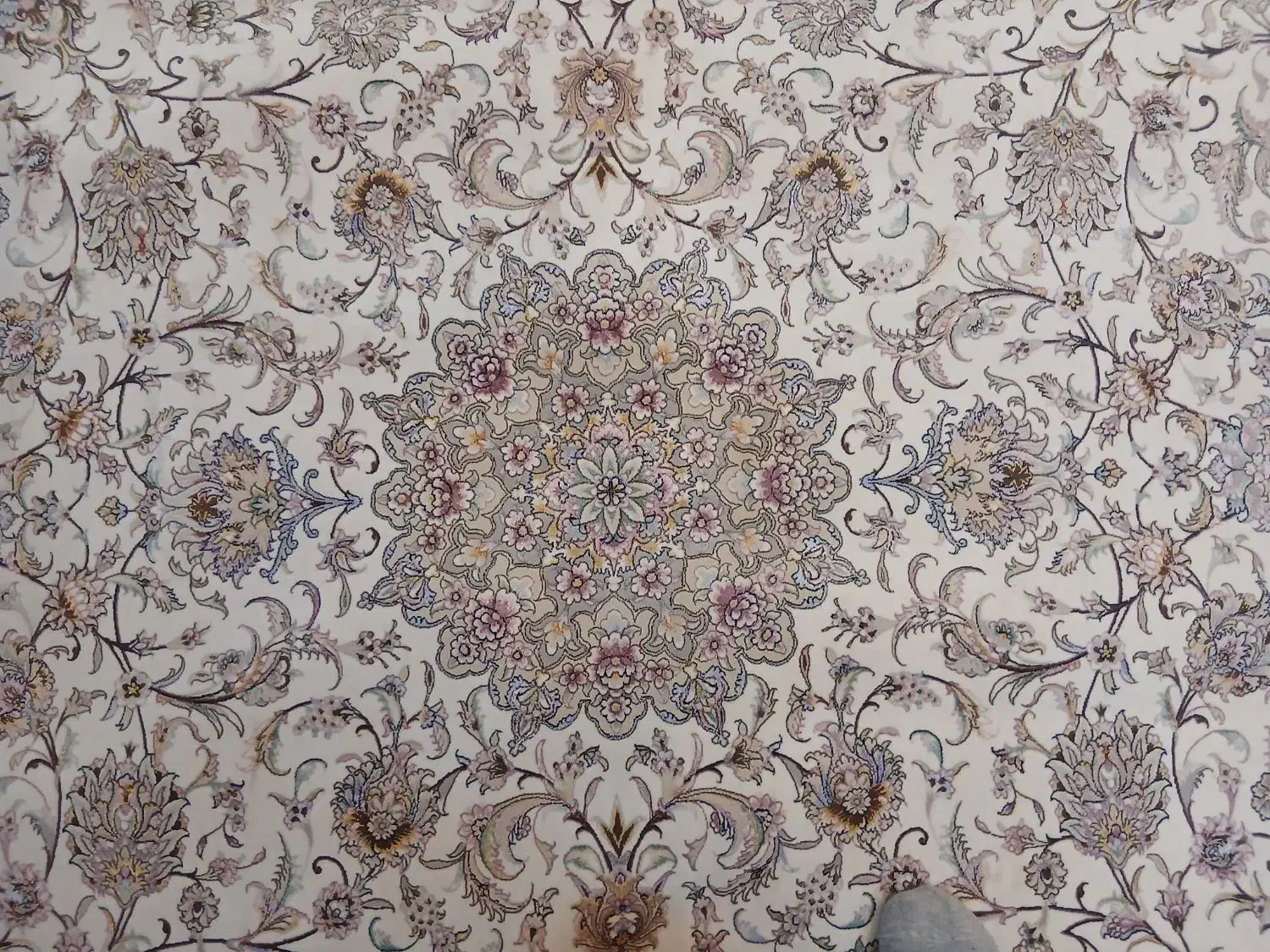 فرش ۹ متری گلستان کاشان ۱۰۰۰ شانه‌ درحدنو|فرش|تهران, استقلال|دیوار