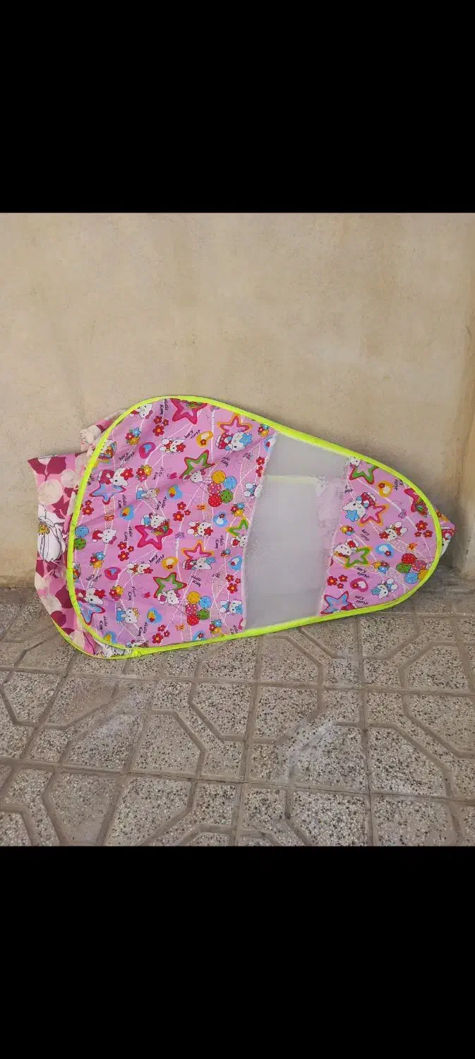 چادر مسافرتی و تشک بچه در حد نو ۴۰۰۰۰۰ هزار|اسباب و اثاث بچه|نیشابور, میدان حافظ|دیوار