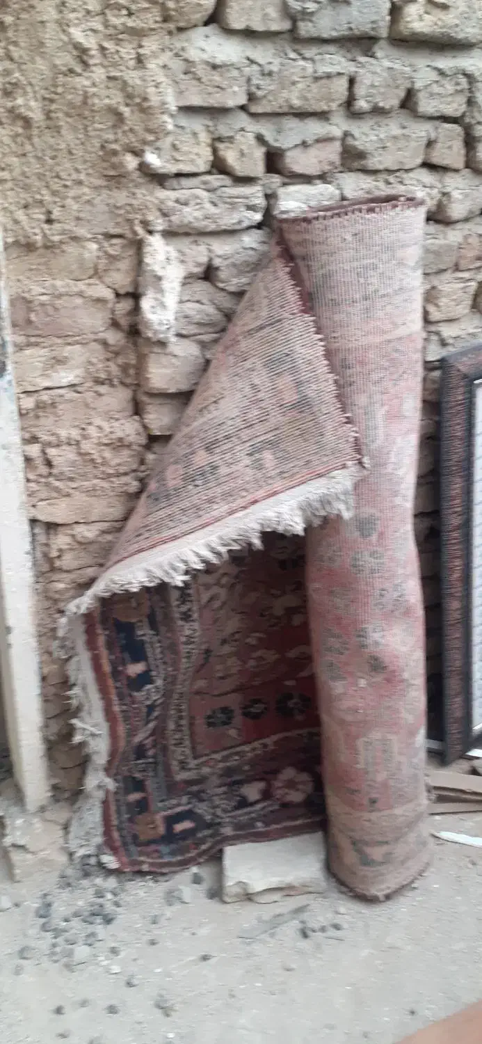 کنار فرش عتیقه|فرش|ملایر, |دیوار