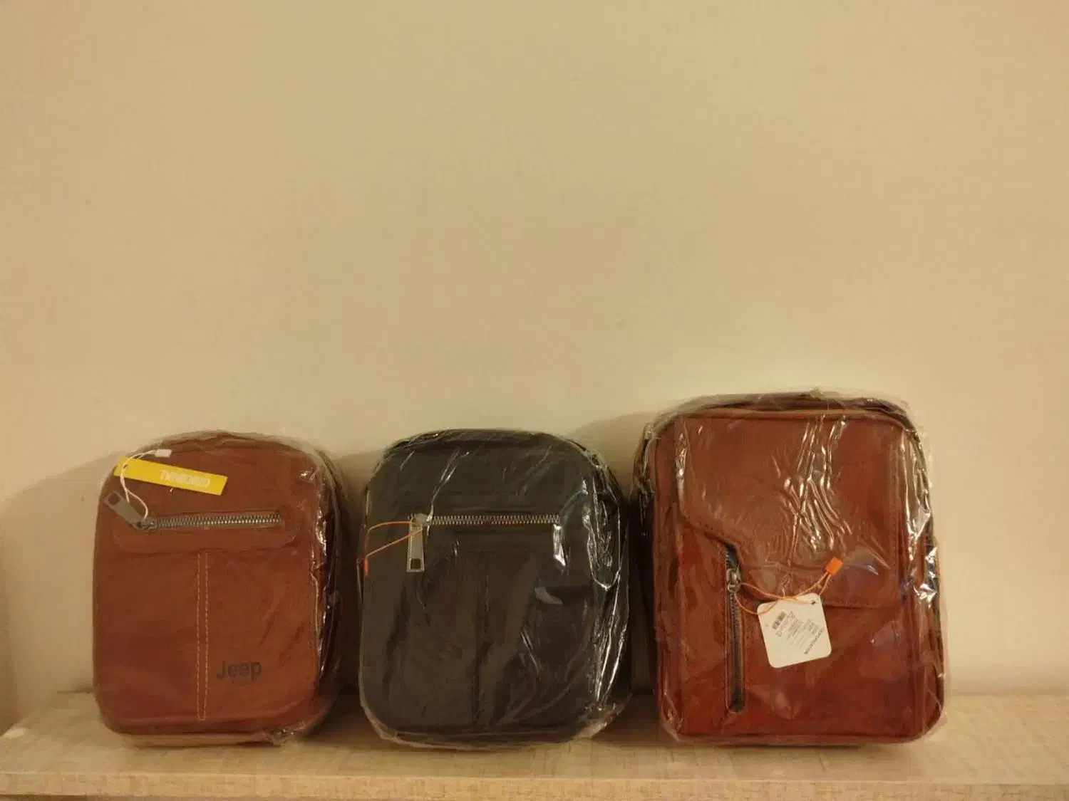 کیف چرم|کیف، کفش، کمربند|اصفهان, خانه اصفهان|دیوار