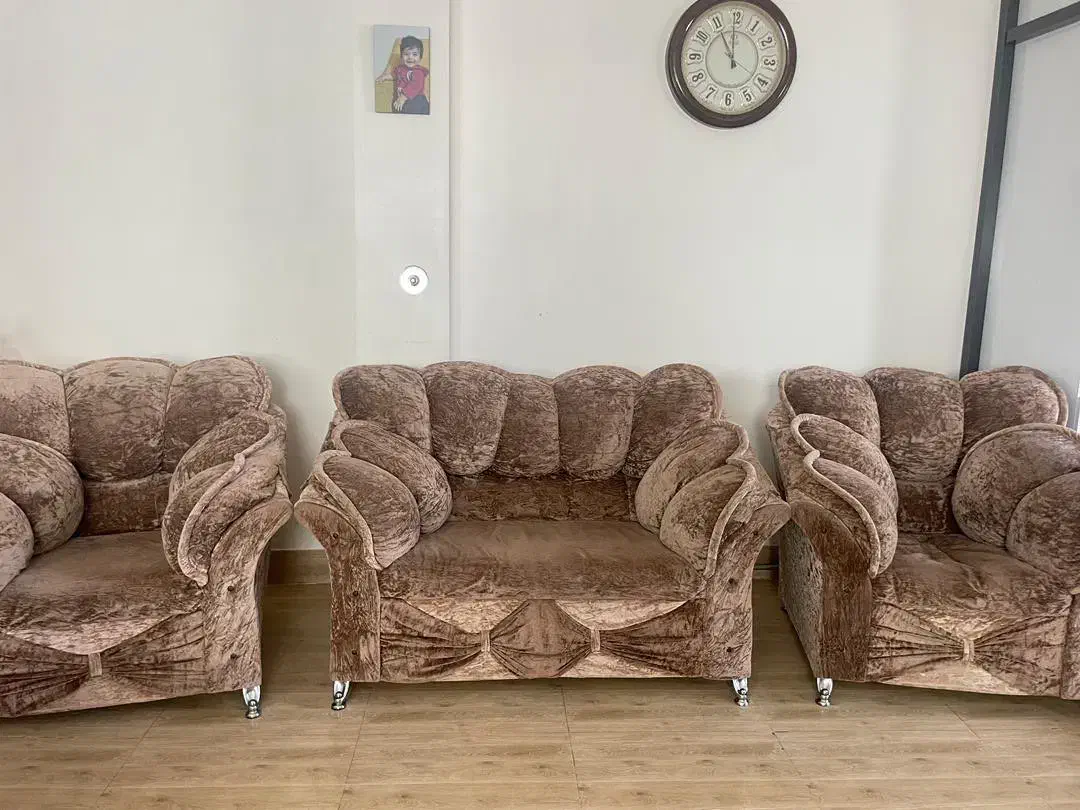 مبل هفت نفره|مبلمان خانگی و میز عسلی|خوی, |دیوار