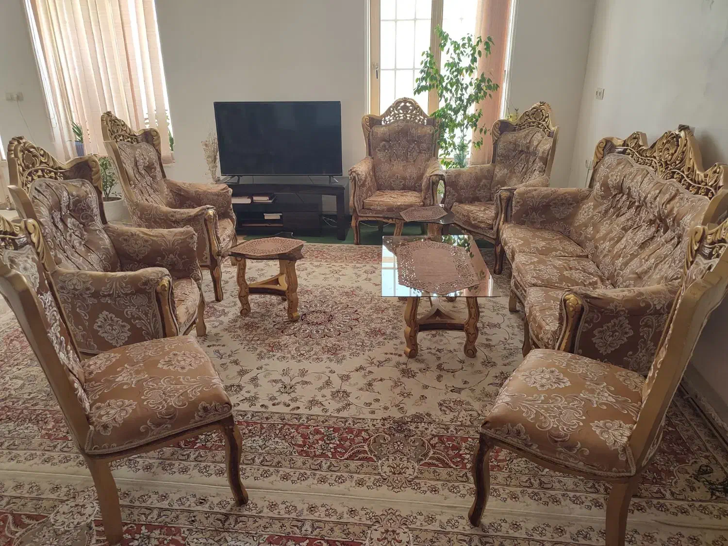 مبل سلطنتی ۹نفره، میز ناهارخوری ۸نفره|مبلمان خانگی و میز عسلی|فسا, |دیوار
