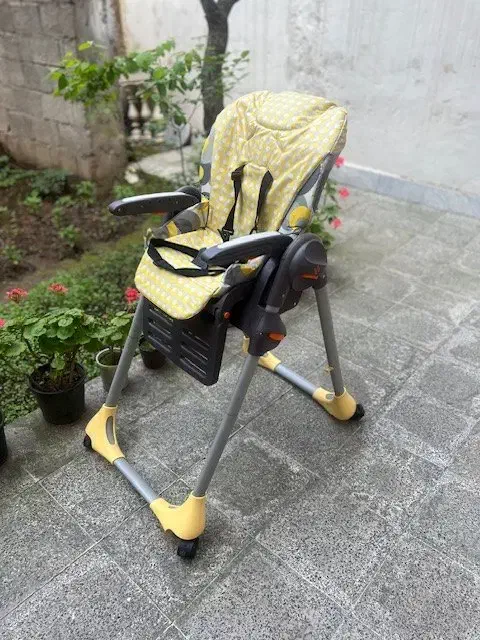 صندلی غذای کودک چیکو در حد نو|تخت و صندلی بچه|لاهیجان, شهید آوینی|دیوار