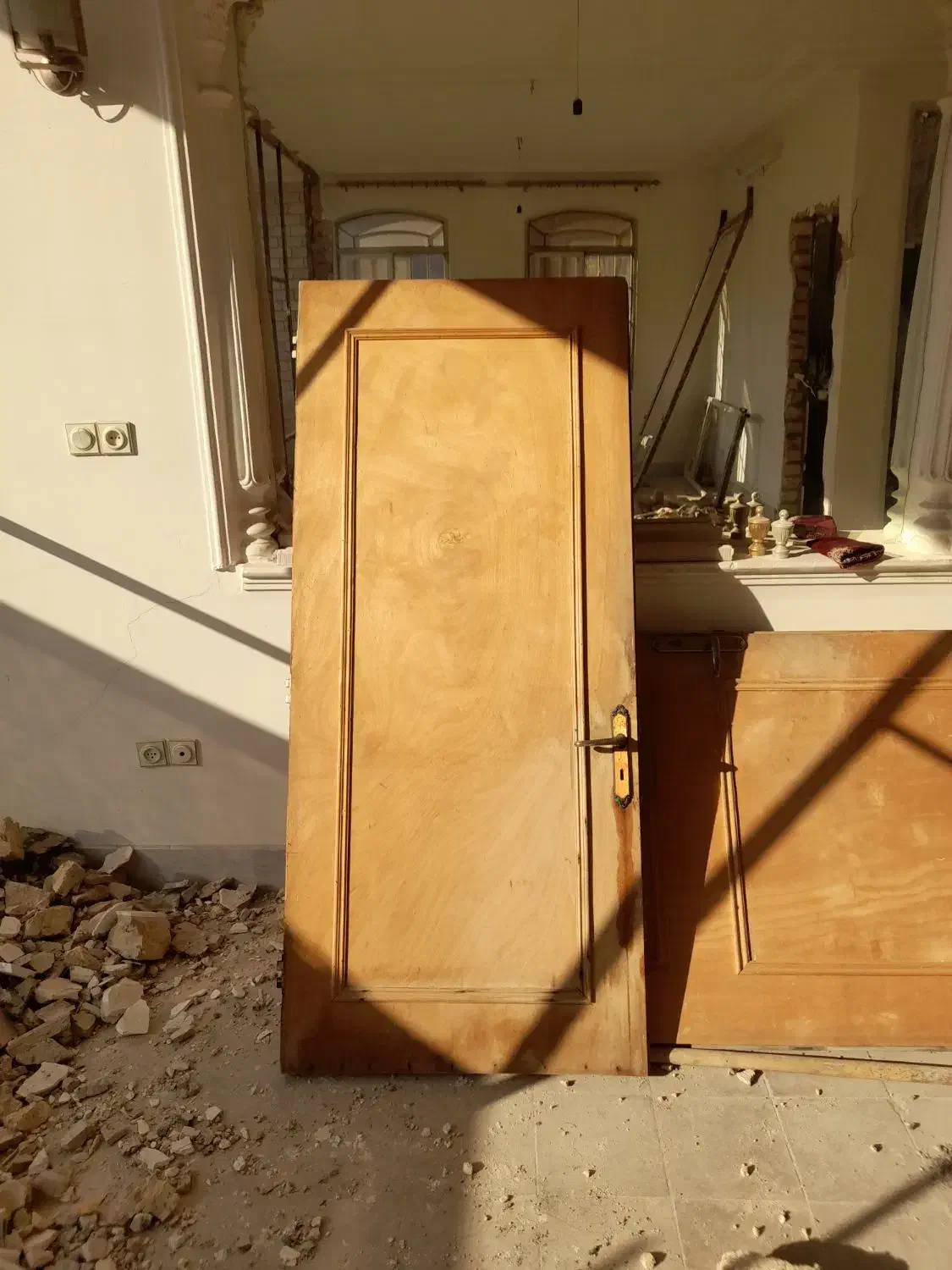 درب و پنجره آهنی و چوبی|مصالح و تجهیزات ساختمان|قم, باغ کرباسی|دیوار