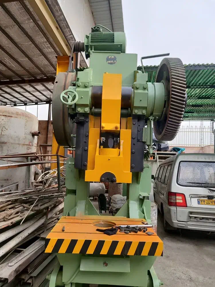 خرید وفروش دستگاه های صنعتی پرس تراش گیوتین خم کن|ماشینآلات صنعتی|مشهد, امیریه|دیوار