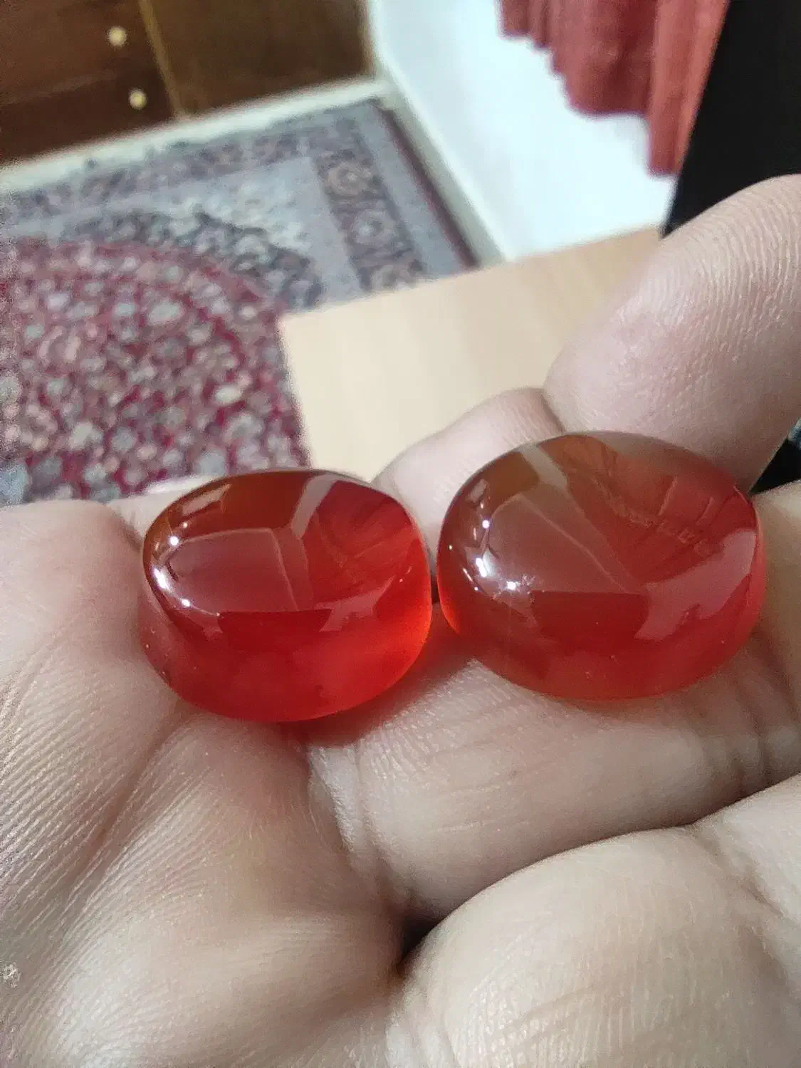 ۲ نگین سرخ معدنی|جواهرات|بندر گز, |دیوار