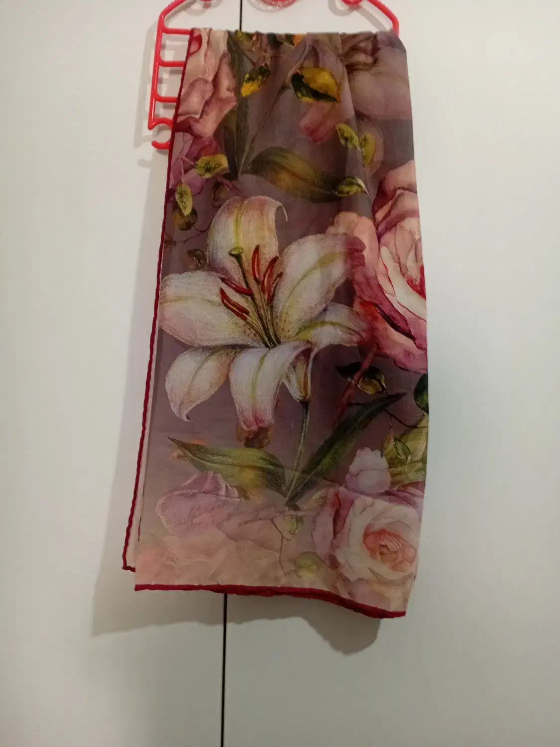 روسری قواره بزرگ ، چهارتاباهم|لباس|پرند, فاز ۶|دیوار