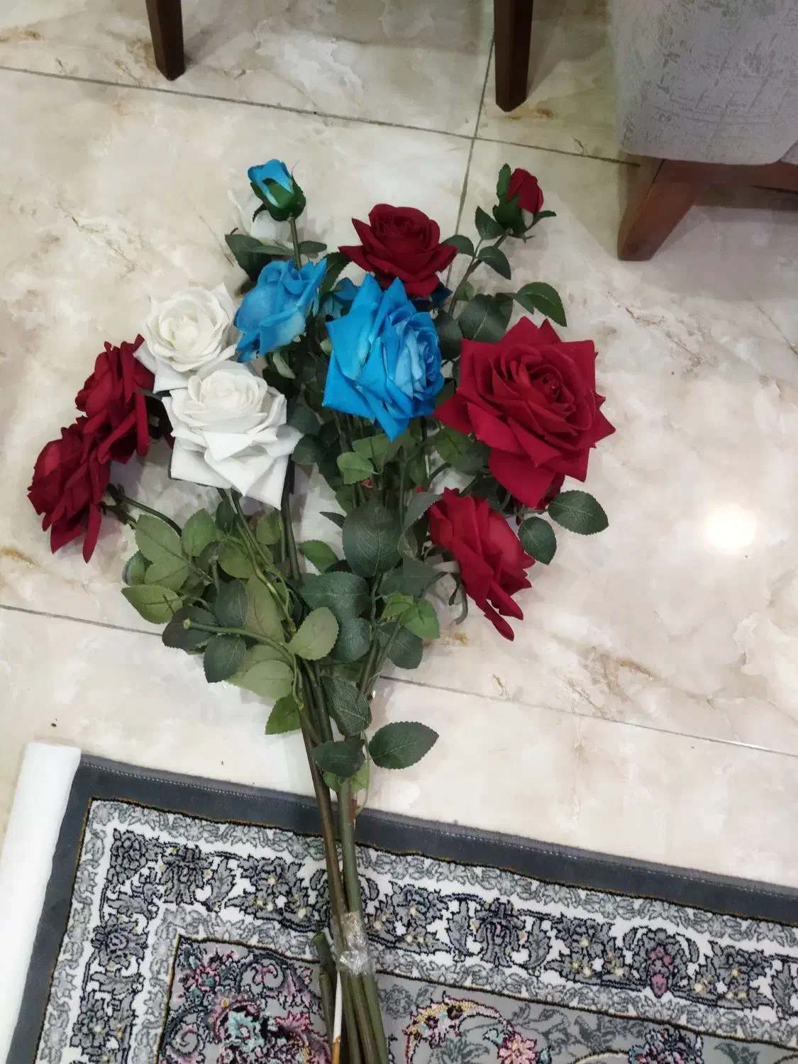 گل رز قرمز|گل مصنوعی|باغستان, |دیوار