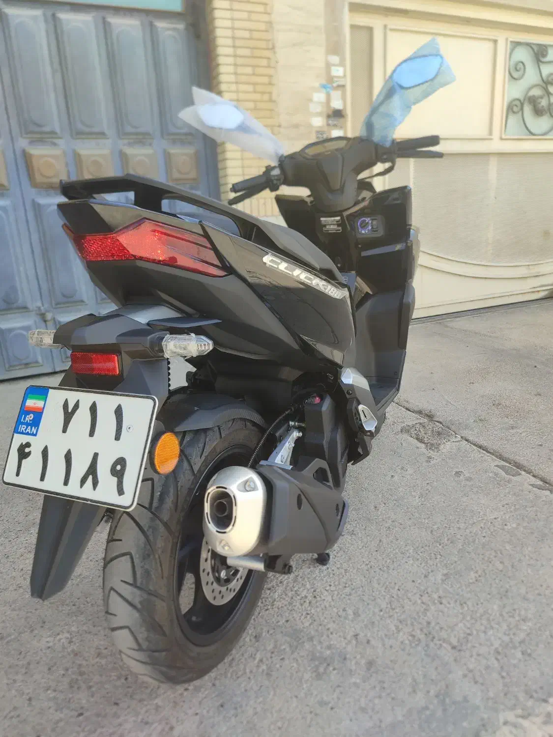 کلیک ۱۸۰ مدل ۴۰۴ در حد خشک|موتورسیکلت|شیراز, درکی|دیوار