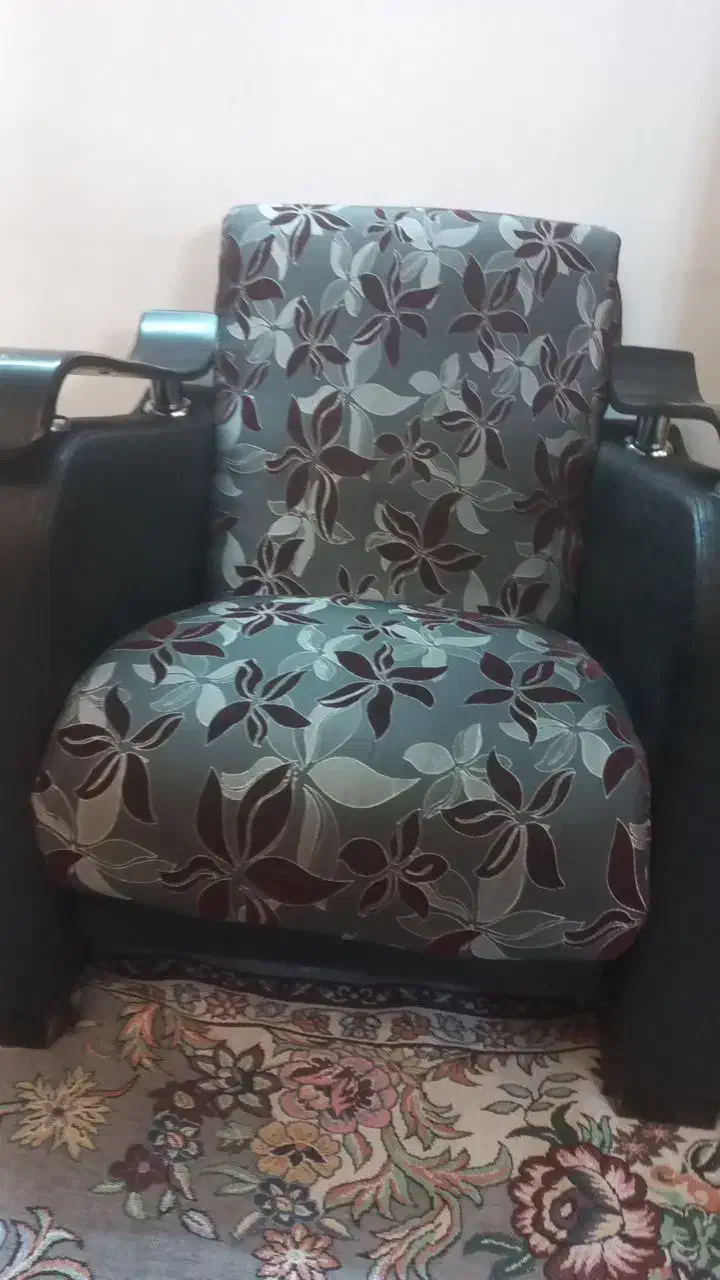 مبل راحتی|مبلمان خانگی و میز عسلی|بهار, |دیوار