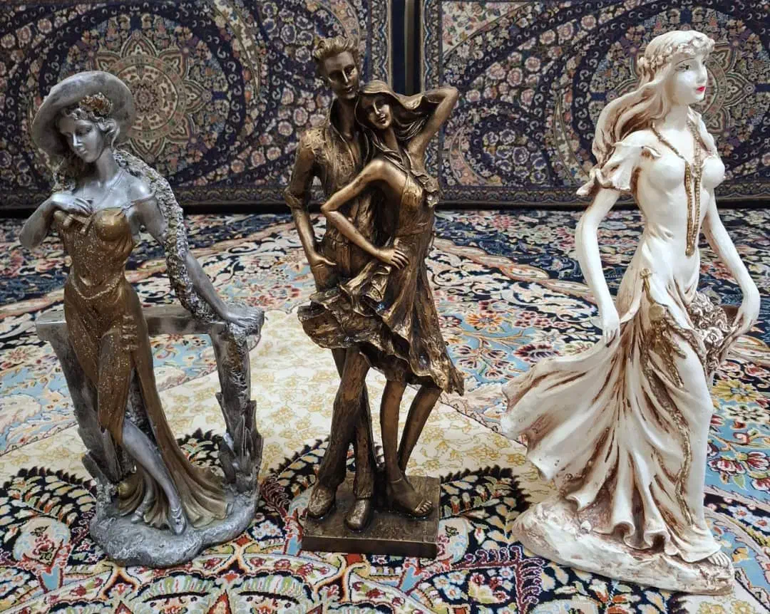 مجسمه سه تاشون بزرگ هستن|مجسمه، تندیس، ماکت|آبادان, |دیوار