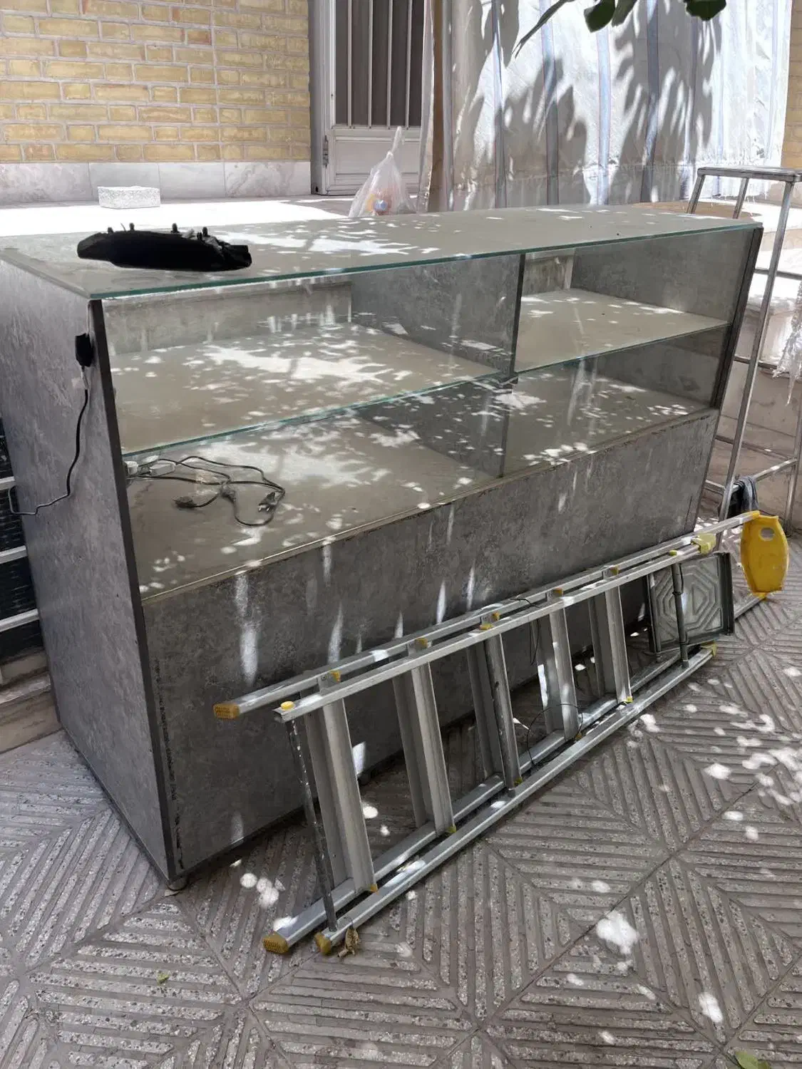 فروش ویترین و کمد بغل ویترین|بوفه، ویترین، کنسول|یزد, |دیوار