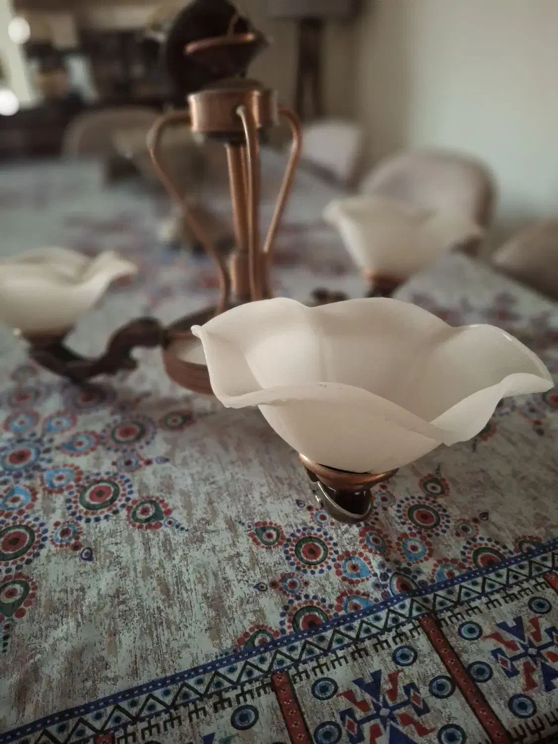 لوستر سه شاخه|لوستر و چراغ آویز|لاهیجان, کوی خزر|دیوار