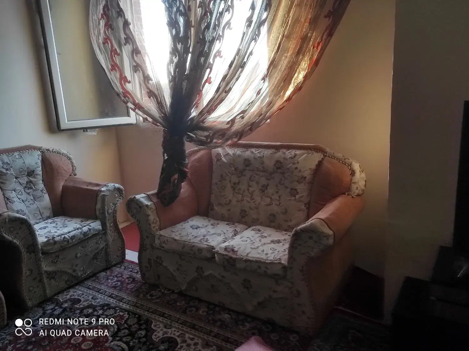 مبل|مبلمان خانگی و میز عسلی|گلبهار, شهر جدید گلبهار|دیوار