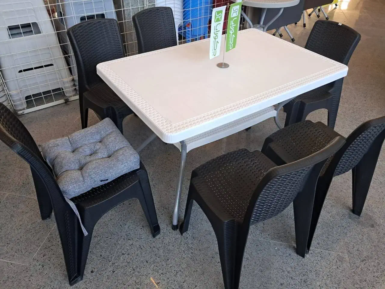 ست میز و صندلی رستوران فضای باز|کافیشاپ و رستوران|مشهد, ویلاشهر|دیوار