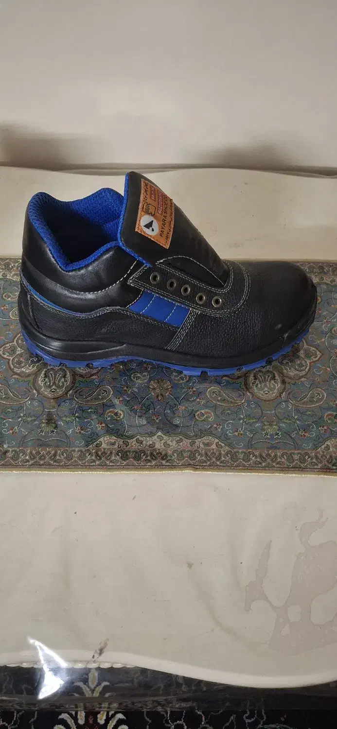 کفش ایمنی|کیف، کفش، کمربند|اهواز, سلطانمنش|دیوار