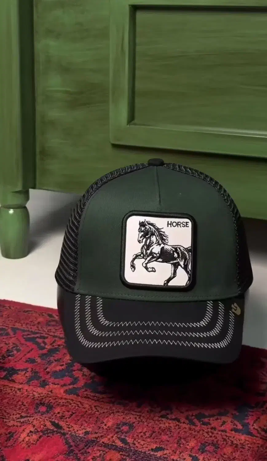 کلاه|لباس|خوی, |دیوار