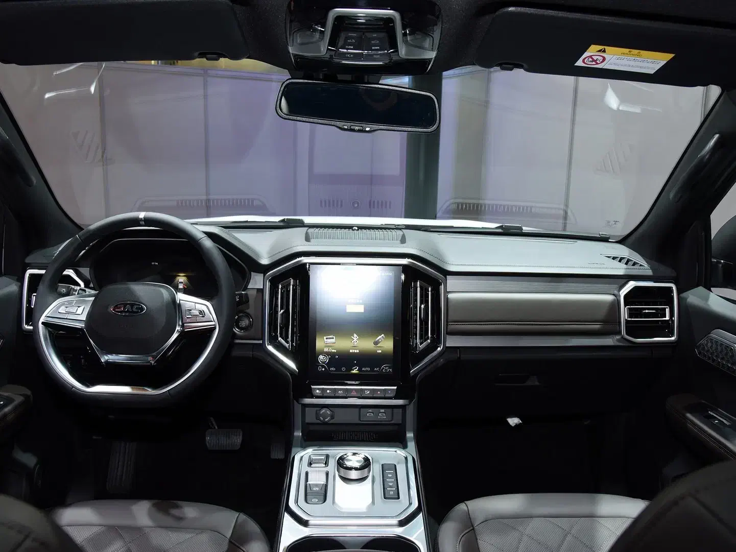 کی ام سی t9 مدل 1403|خودرو سواری و وانت|اصفهان, لنبان|دیوار