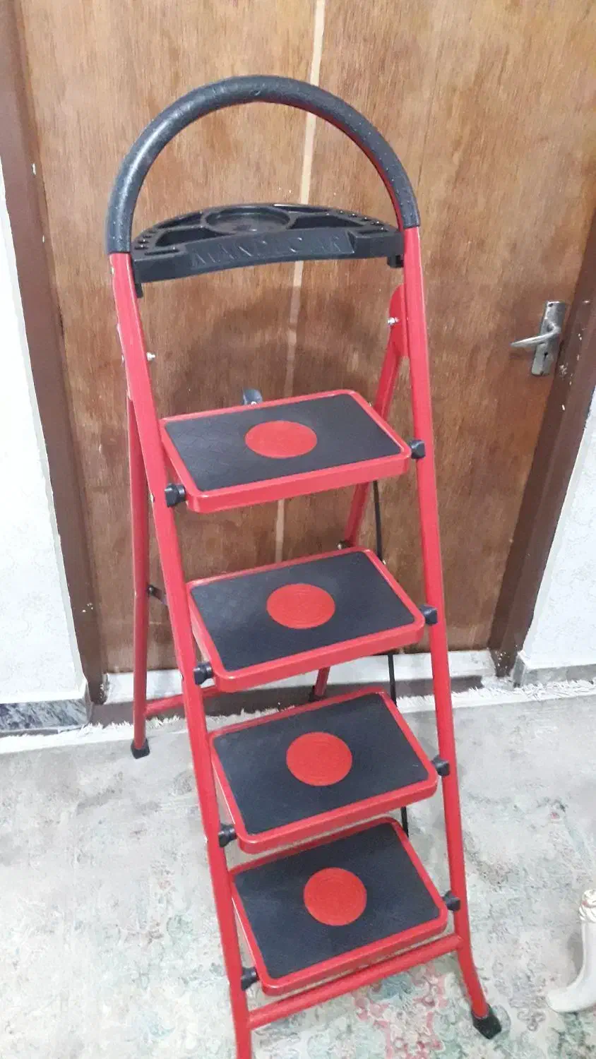 نردبان آهنی یونیک|ابزارآلات|رشت, کوی قدس|دیوار