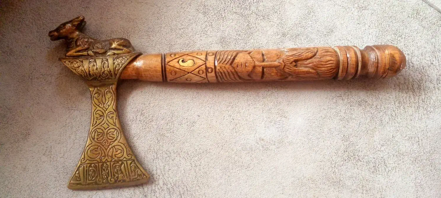 تبر وایکینگی کلکسیونی تیغه برنجی|کلکسیون اشیاء عتیقه|بهشهر, |دیوار