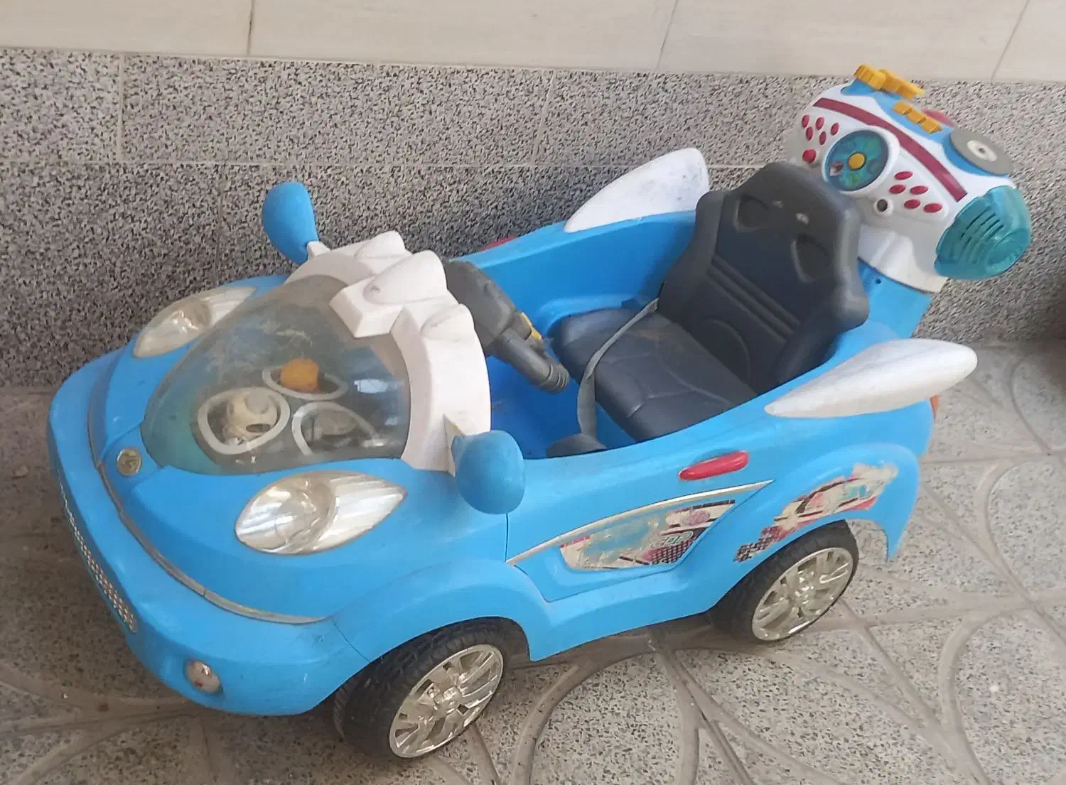 ماشین شارژی فقط باطری میخاد|اسباب‌بازی بچه|خمینی‌شهر, |دیوار