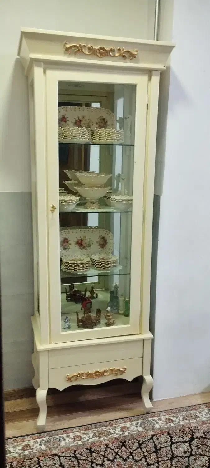 بوفه کرم شیک|بوفه، ویترین، کنسول|مهاباد (آذربایجان غربی), |دیوار