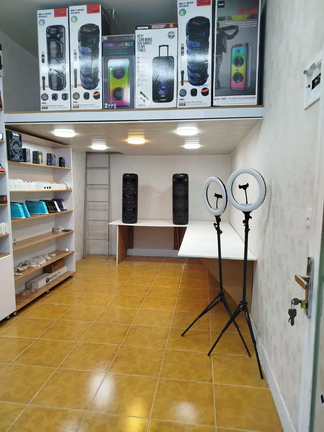 اجاره مغازه ۱۸ متری|اجارهٔ مغازه و غرفه|رامهرمز, |دیوار