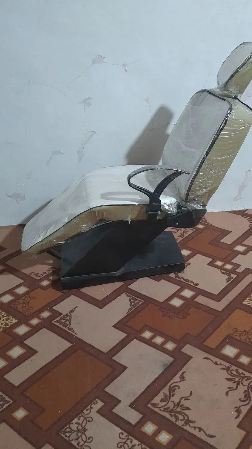 صندلی آرایشگاه|آرایشگاه و سالنهای زیبایی|قشم, |دیوار