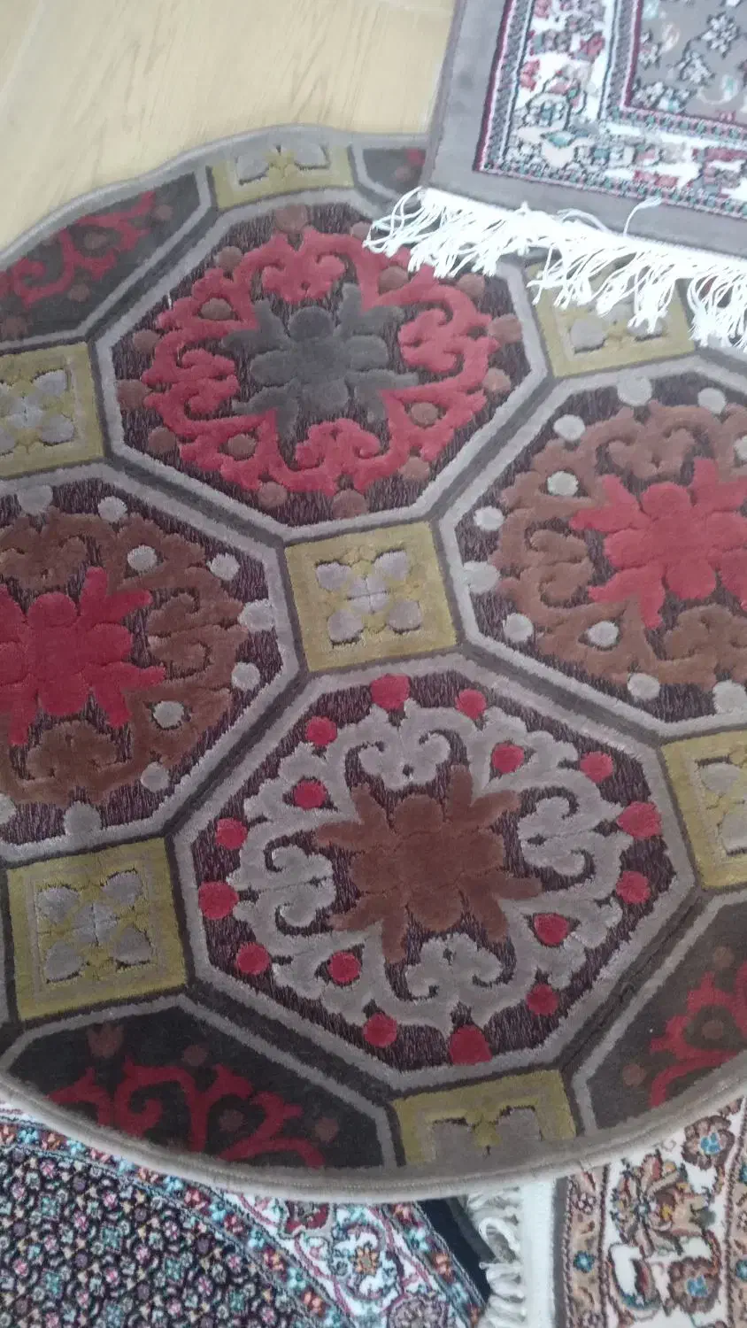 فرش دایره اصلی نو۱۵۰۰۰۰۰تومان نوزیرقیمت هریکی|فرش|ارومیه, |دیوار