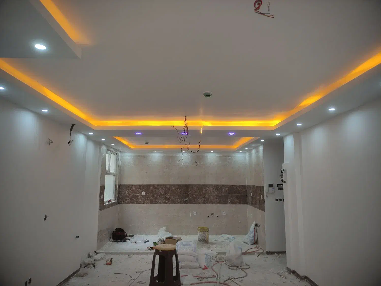 برق کشی ورفع ایراد ساختمانی وصنعتی|خدمات پیشه و مهارت|ساوه, |دیوار