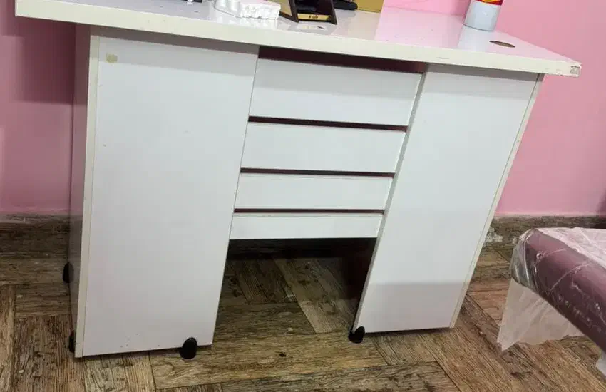 میز|دفتر کار|خرم‌آباد, |دیوار