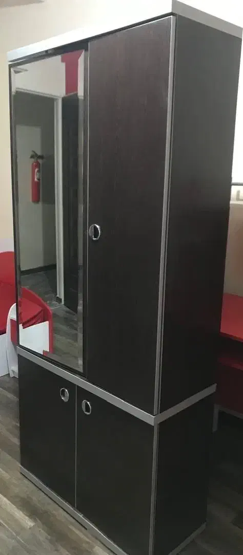 سرویس میز وکمد درحد نو|اسباب و اثاث بچه|همدان, |دیوار